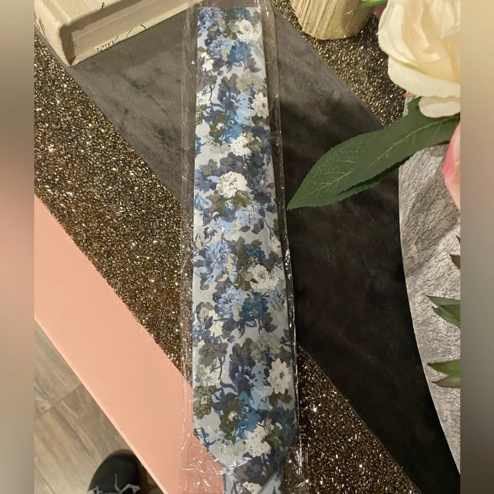 Floral Blue and Green Tie - Picture 6 of 6